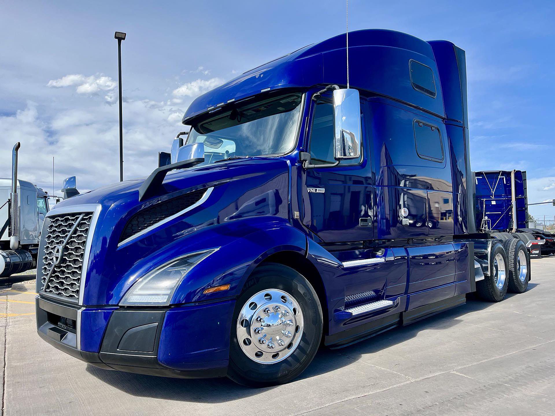 2022-volvo-vnl+860.1.jpg
